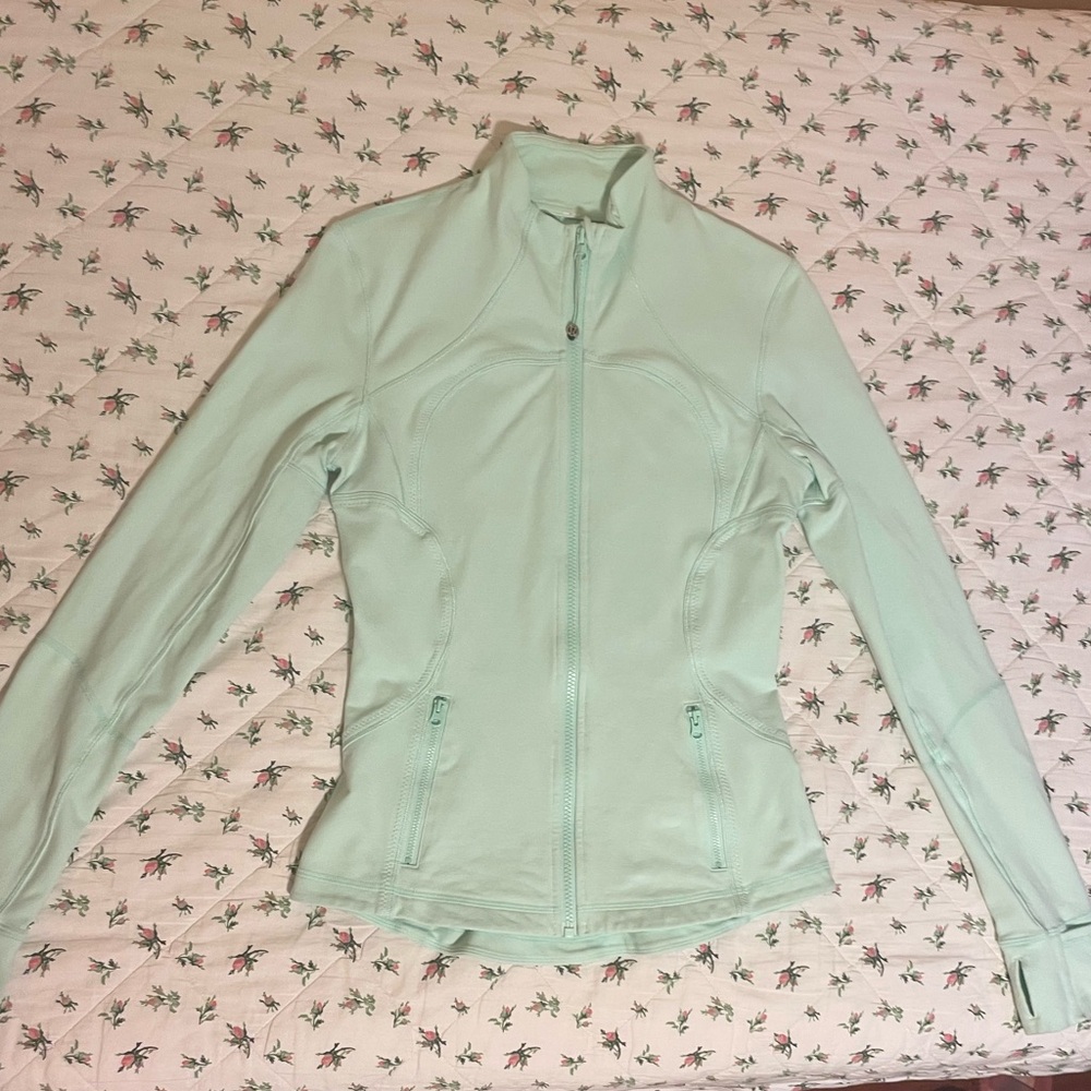 Lululemon Forme Jacket with Cuffins in Fresh Teal - Picture 5 of 8